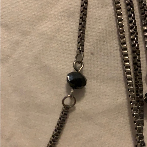 SILVER LAYER NECKLACE WITH BLACK STONES - Picture 2 of 2